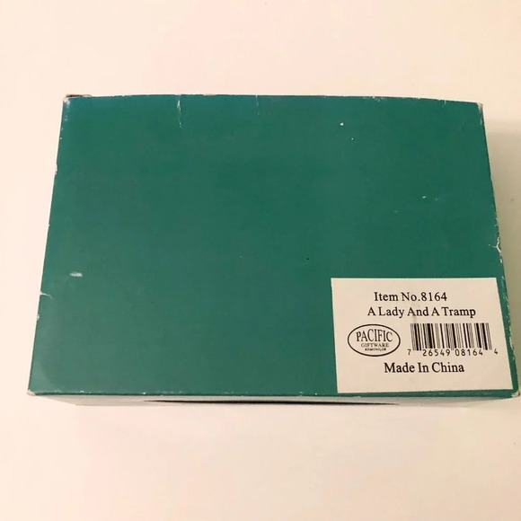 Attractives Magnetic Salt and Pepper Shakers A Lady And A  Tramp Dog - Picture 2 of 15